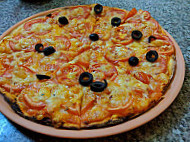 Auro Pizza food