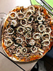 Pizzeria La Calzone Benoit food