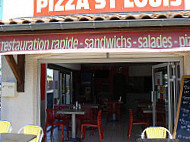 Pizza St Louis inside