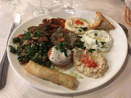 Mezze De Beyrouth food