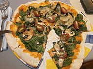 Pizzeria La Madonna Cocina Italiana food