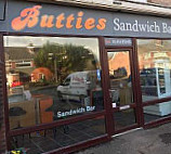 Butties Sandwich outside