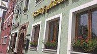 Gasthof & Metzgerei Goldener Lowe outside