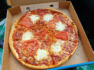 Hallo Pizza (ist Domino's) food