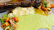 Cantera Maglen Resort food