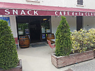 Le Café De La Clairette inside