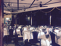 Moti Mahal Restaurant inside