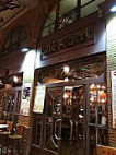 Cafe Albert inside
