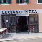 Lucianno Pizza inside