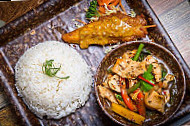 Narra Thai Asian Cuisine food
