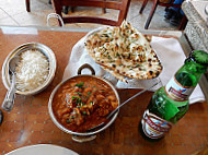 Tandoori India Cuisine food