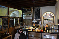 Venenito Cafe inside