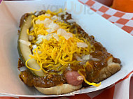 Mo's Hot Dogs food