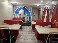 Mumbai Fast Food inside