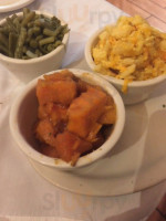 Savannah's Southern Belle food