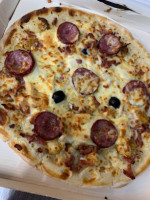 Lambi Pizz food