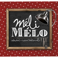 Meli Melo outside