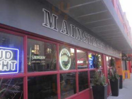 Mainstreet Bar & Grill outside