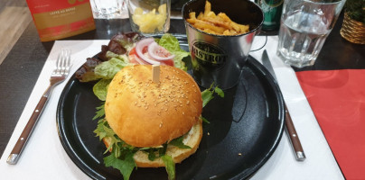 Nostra Burger food