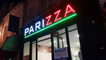 Parizza Pizza) food