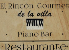 El Rincon Gourmet De La Villa - Piano Bar inside