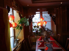 China Restaurant Leong inside