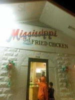 Mississippi Fried Chicken And -b-que outside
