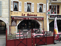 Le Bassan inside