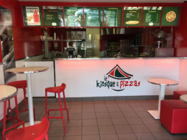 Le Kiosque à Pizzas inside