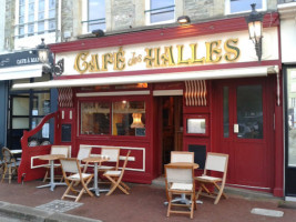 Café Des Halles inside
