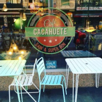 Cafe Cacahuete inside