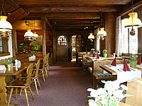 Hotel Restaurant Brienzerburli und Löwen inside