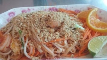 Cravings Thai inside