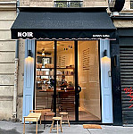 Noir Barista's Coffee outside