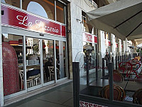 Regina-margherita Lounge And outside