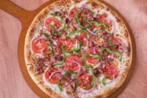 Snappy Tomato Pizza food