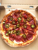 Halo Pizza food