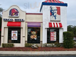 KFC/Taco Bell inside