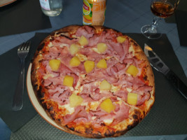 Pizza Dolce Vita food