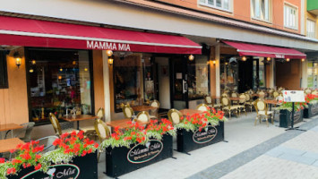 Mamma Mia Ristorante Bar outside