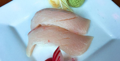 Moki's Sushi Pacific Grill food