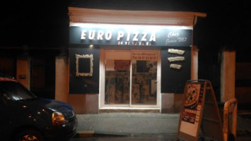 Euro-Pizza outside
