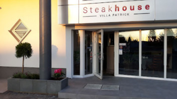 Steak House Villa Patrick outside