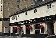 The Sir Richard Owen Wetherspoons outside