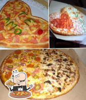 Super Pizza Two Friends food