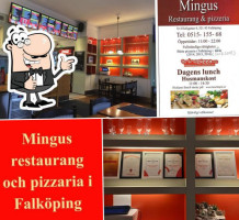 Mingus Pizzeria inside