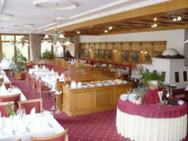 Restaurant Rosenstube im Dehner Blumen Hotel food