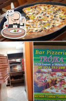 Pizzeria Trójka food