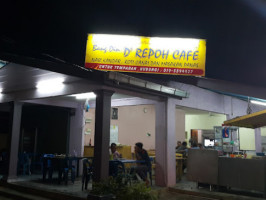 Bang Din D'repoh Cafe inside