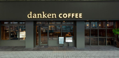 Danken Coffee Tenmonkan outside